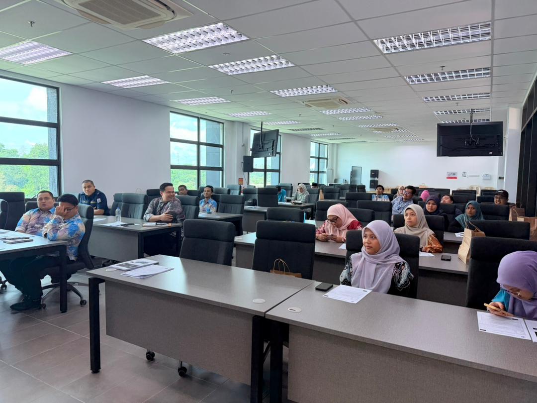 Peserta taklimat kesedaran alam sekitar