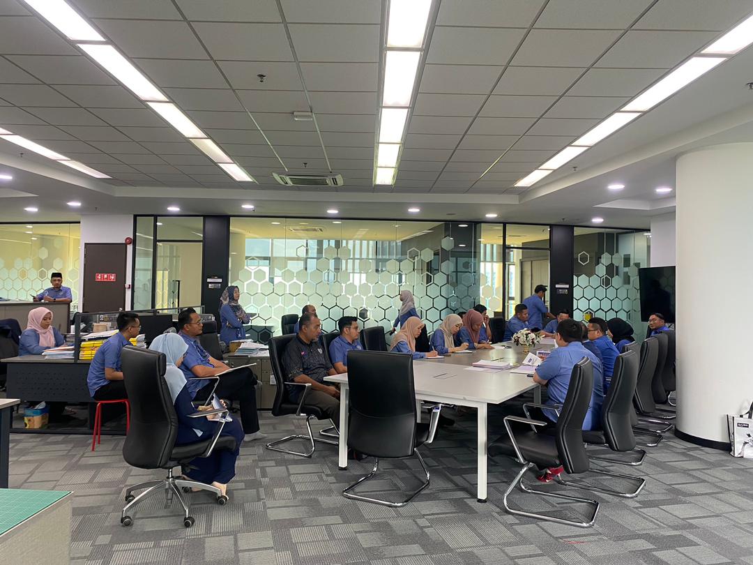 Sesi pembelajaran berkenaan pengurusan alam sekitar