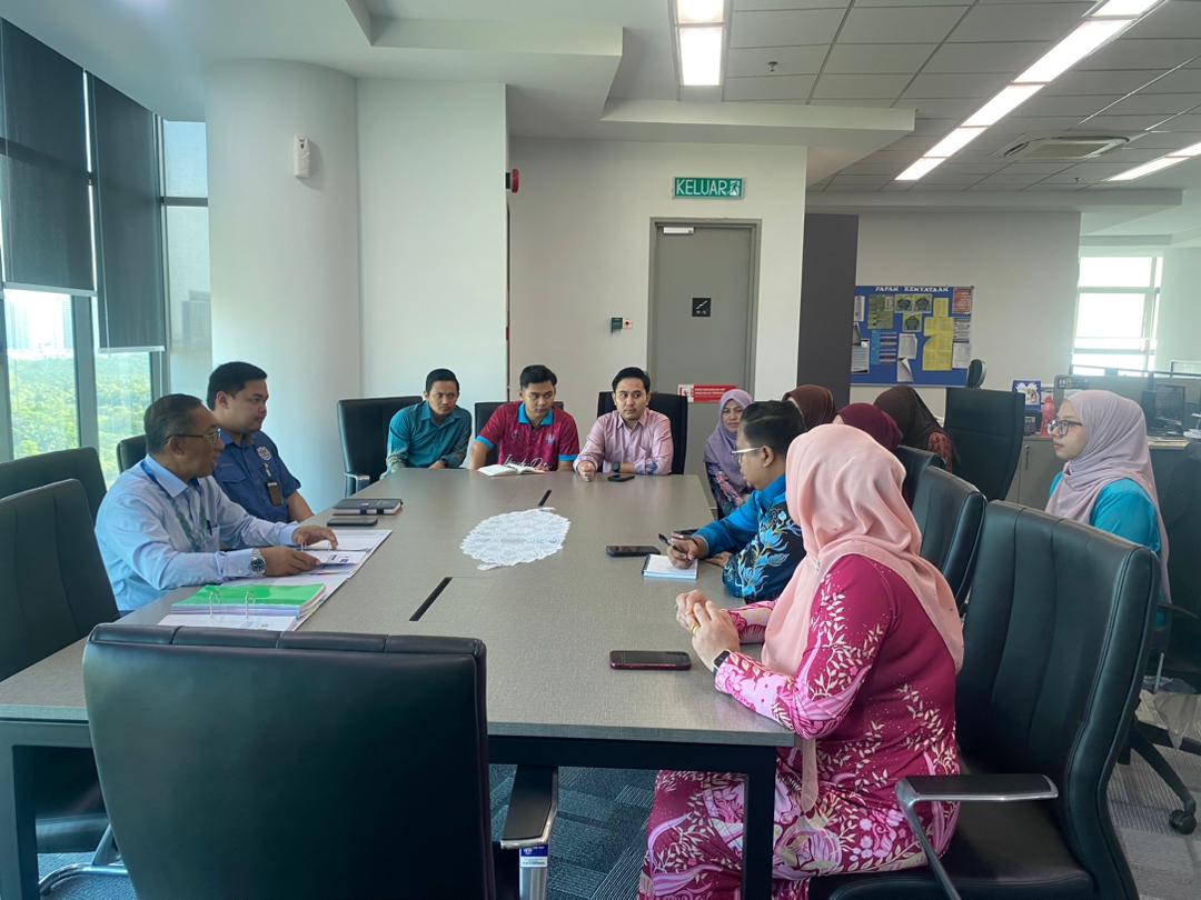 Penerangan amalan hijau di tempat kerja